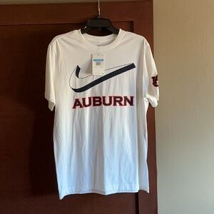 Nike White and Navy Auburn Tee NWT Medium